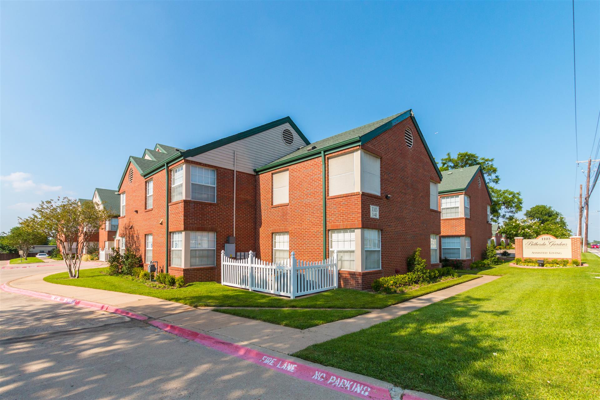Bethesda Gardens Arlington community photo 1