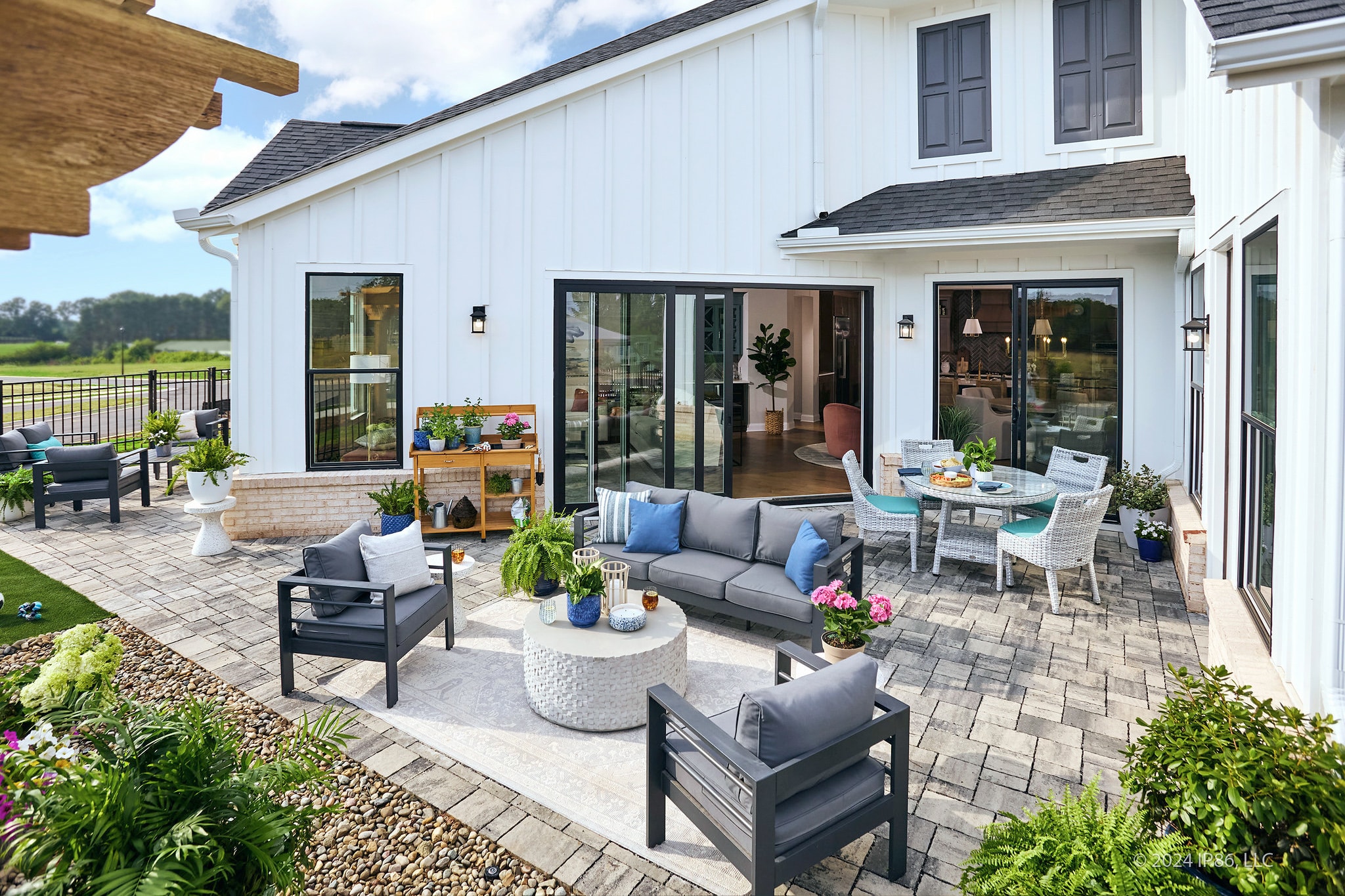 The Courtyards on Concord community photo 1