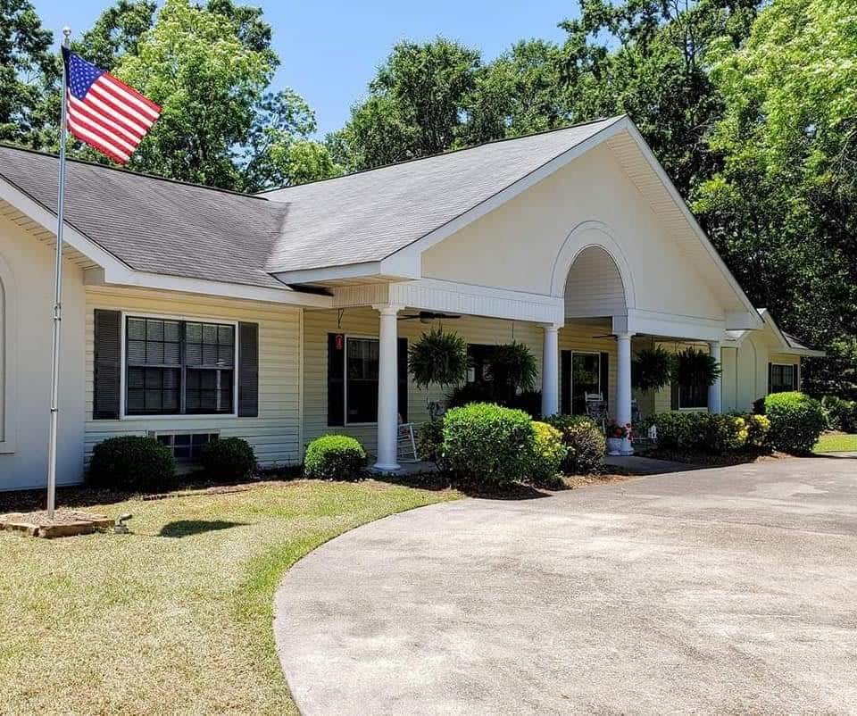 River Oaks community photo 1