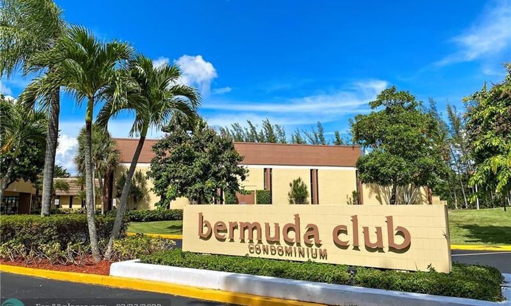 Bermuda Club Condominiums community photo 1