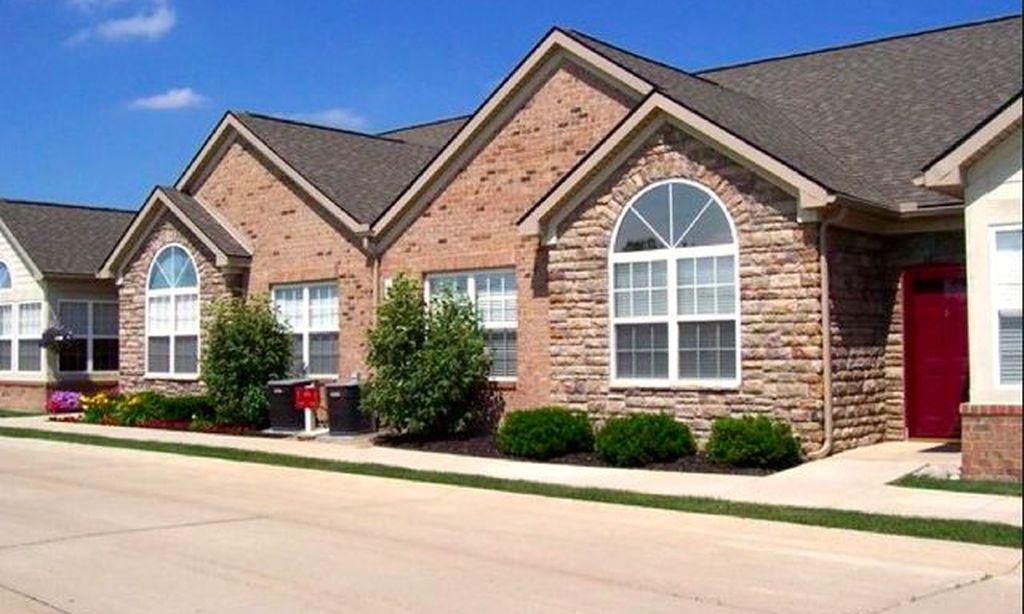 Villas at Maple Creek community photo 1