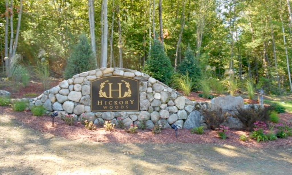 Hickory Woods community photo 1