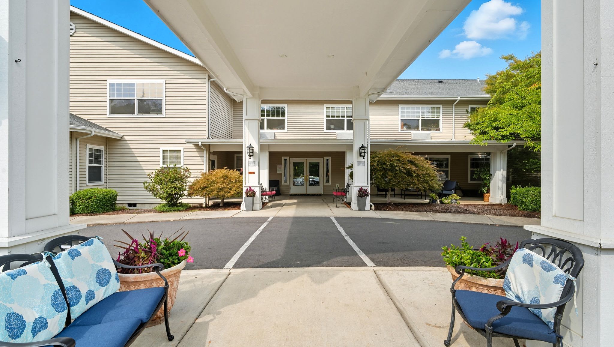 Oak Park Senior Living by Cogir community photo 1