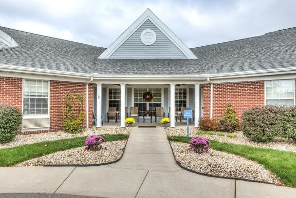 Carriage Court Of Grove City community photo 1