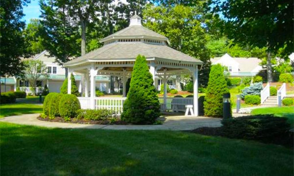 The Seasons at Salisbury community photo 1