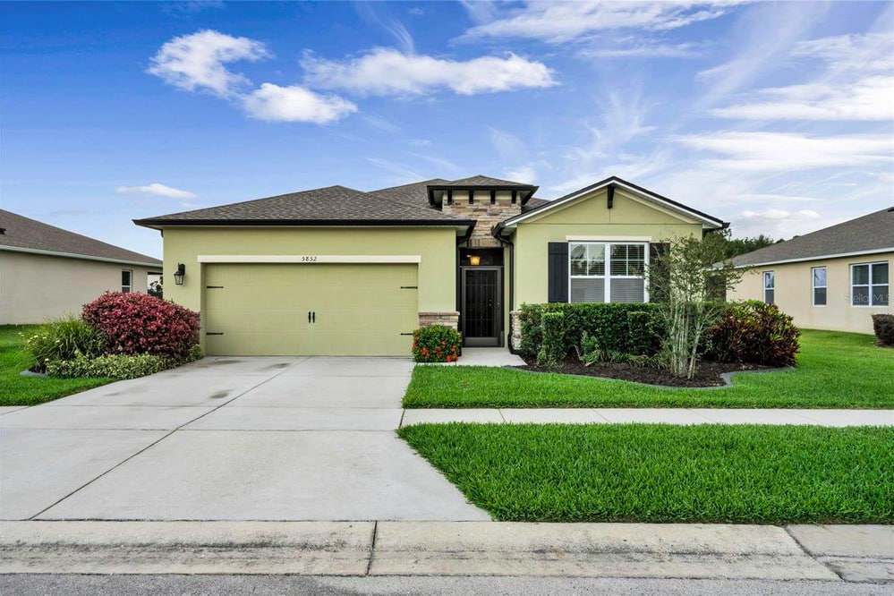 Preserve at Lakeside Landings community photo 1