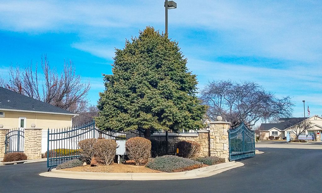 Ten Mile Greens community photo 1