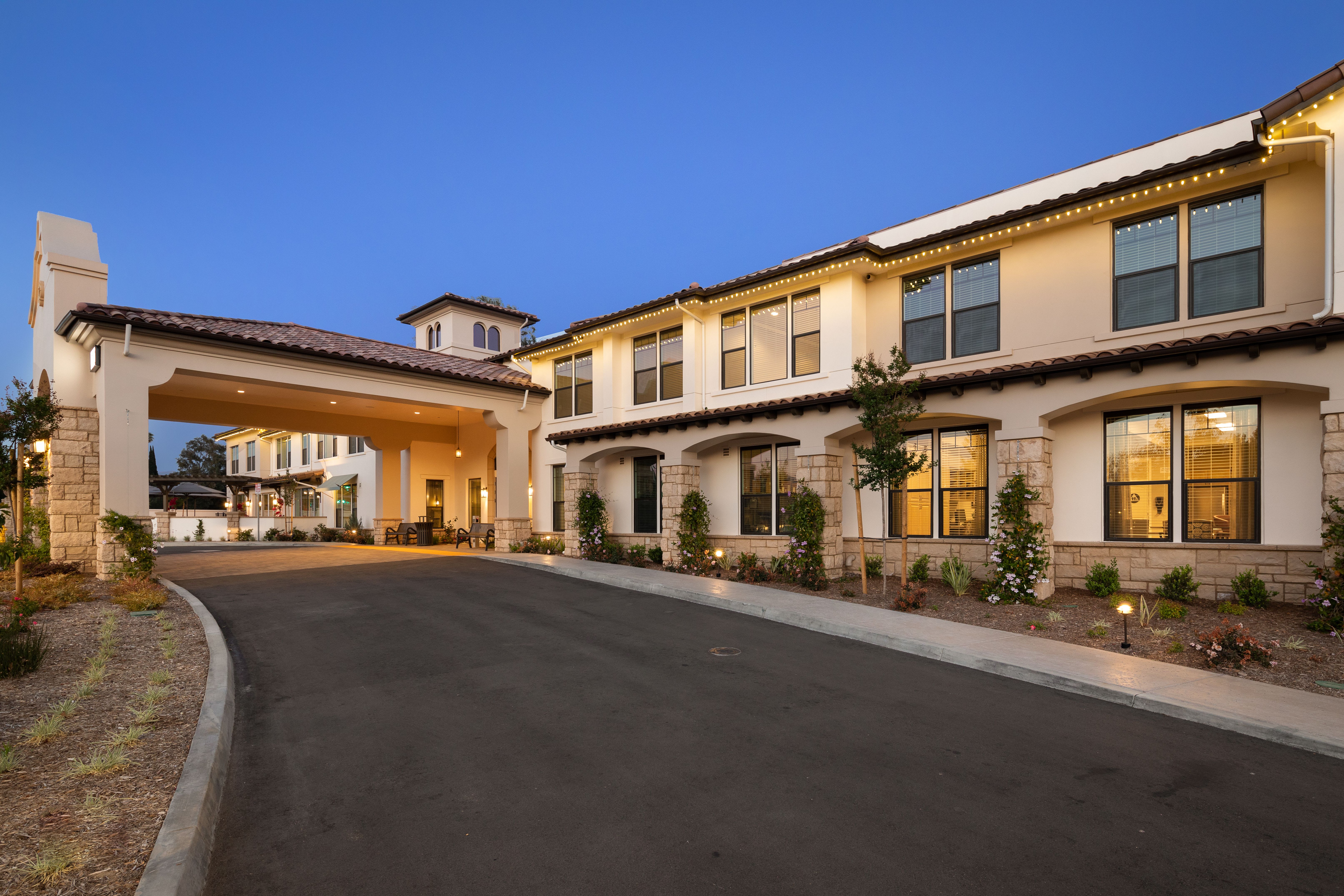 Oakmont of Simi Valley community photo 1