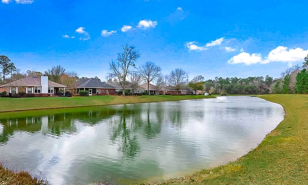 LiveOak Village community photo 1