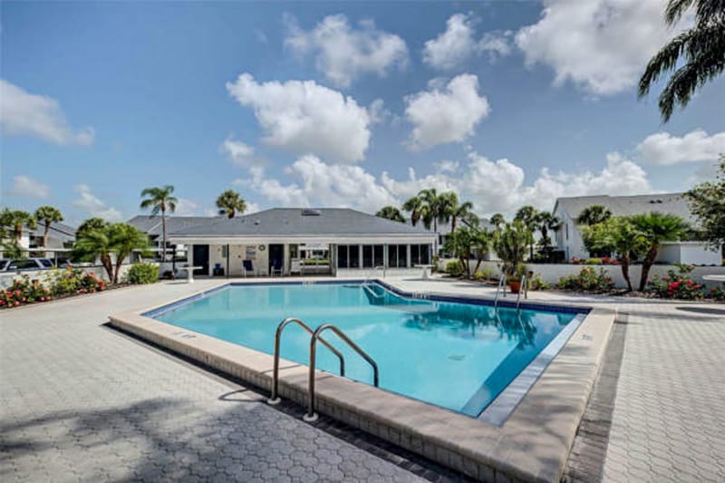 Lakes of Capri community photo 1