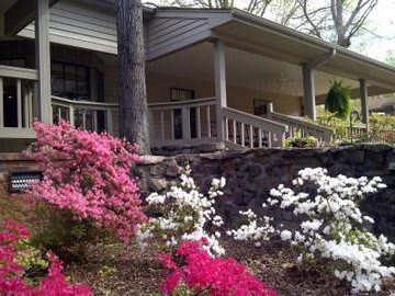 Green Oaks Inn community photo 1