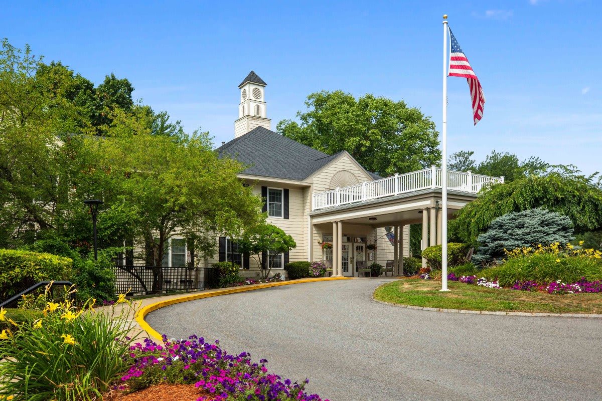 Benchmark Senior Living at Chelmsford Crossings community photo 1