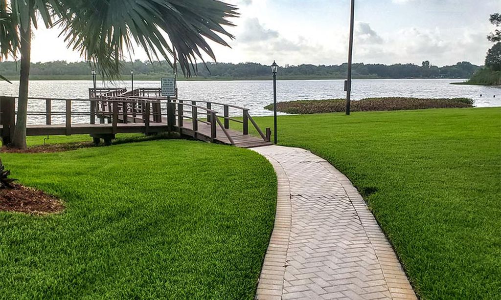 Villas of Lake Arbor community photo 1