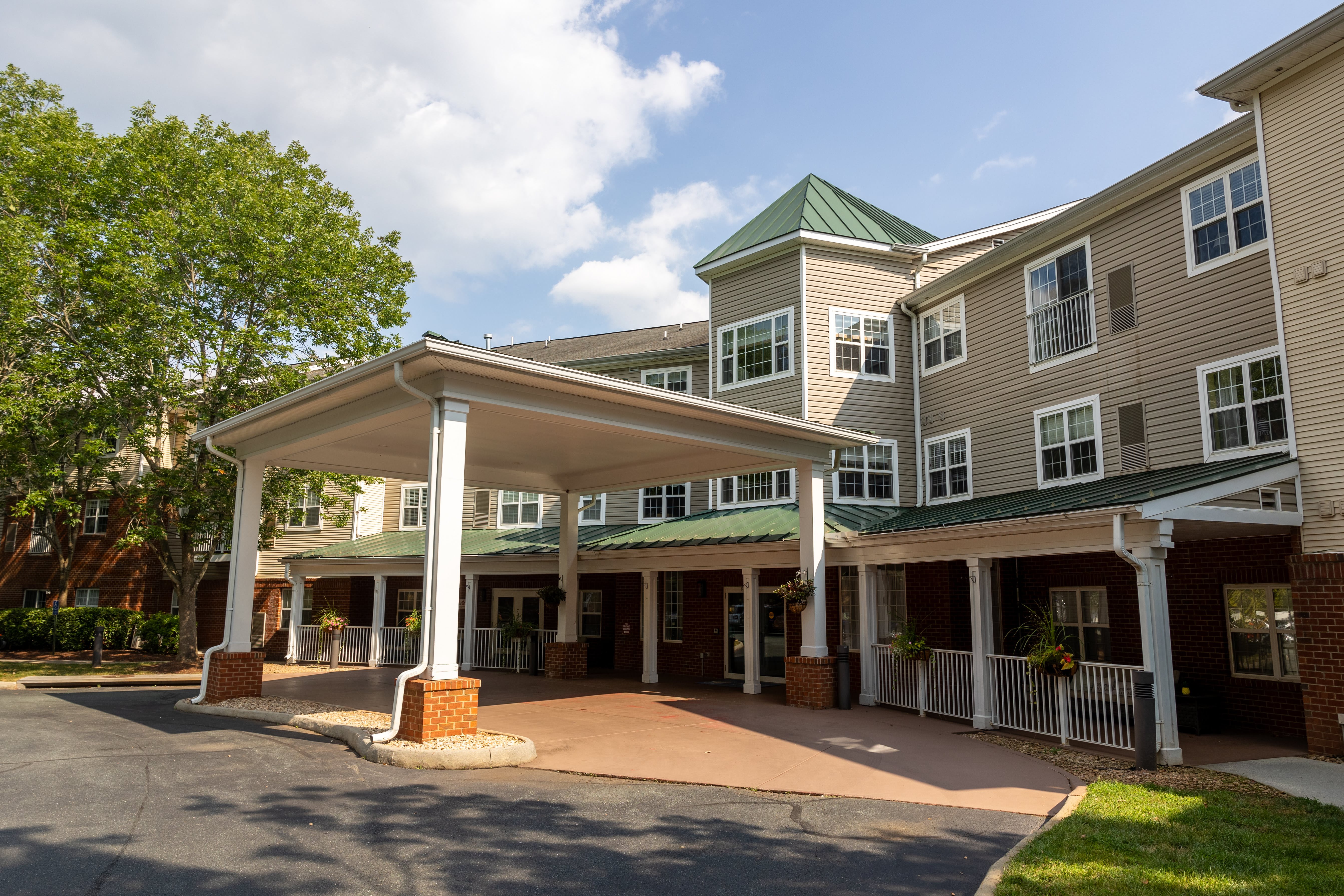 Commonwealth Senior Living at Charlottesville community photo 1