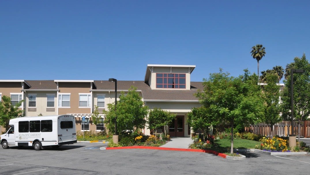 Pacific Gardens community photo 1