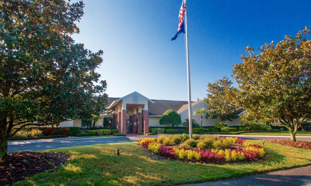 The Groves Golf and Country Club community photo 1