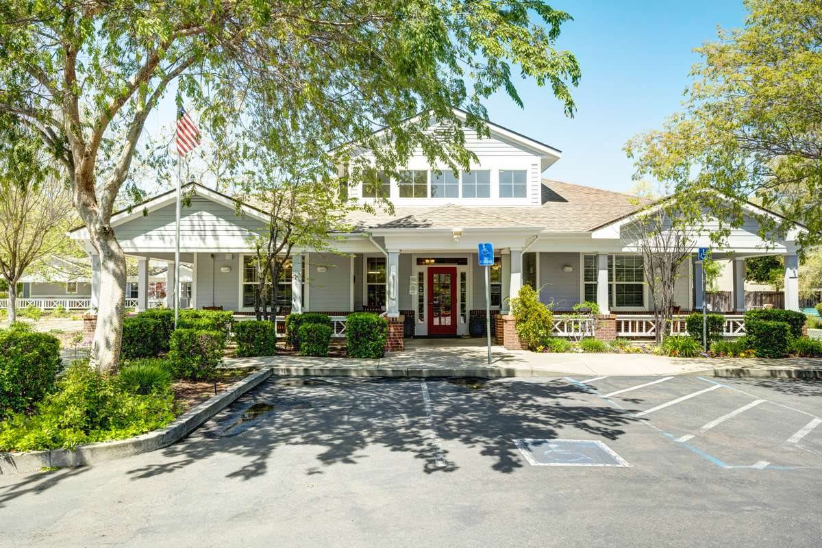 Ivy Park at Laguna Creek community photo 1
