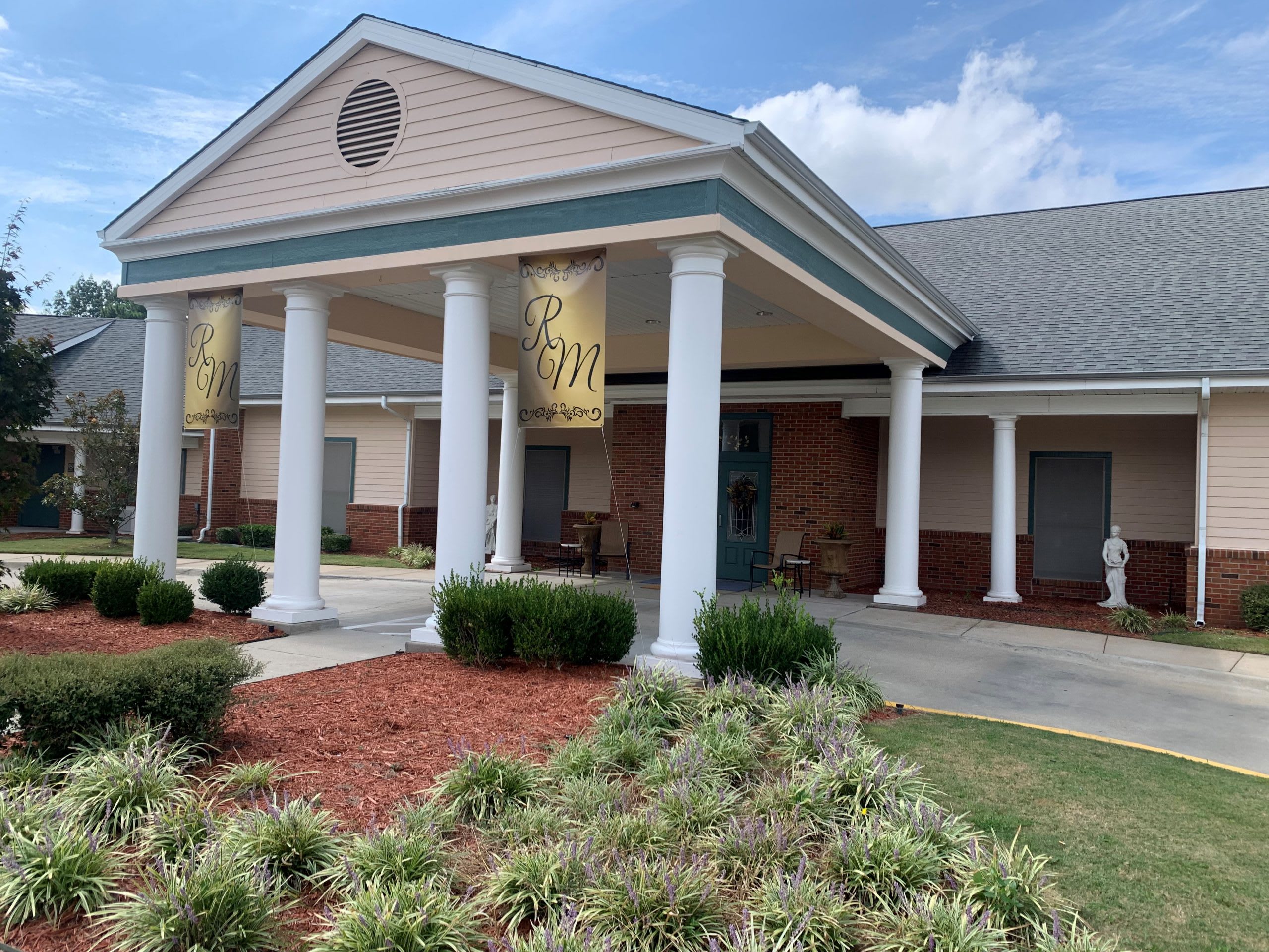 Mercy House Texarkana Assisted Living and Memory Care community photo 1