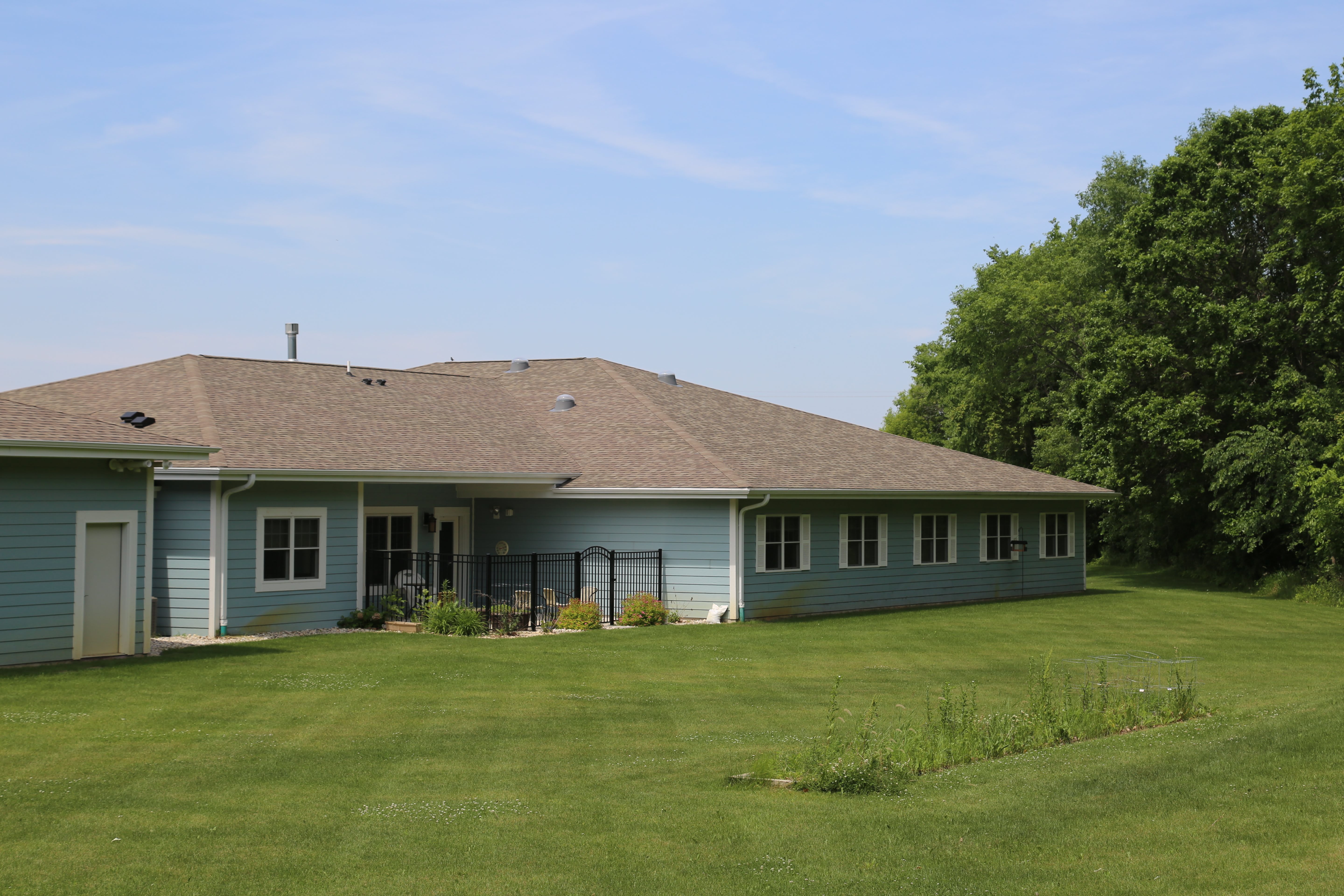 Rosewood Cottage community photo 1