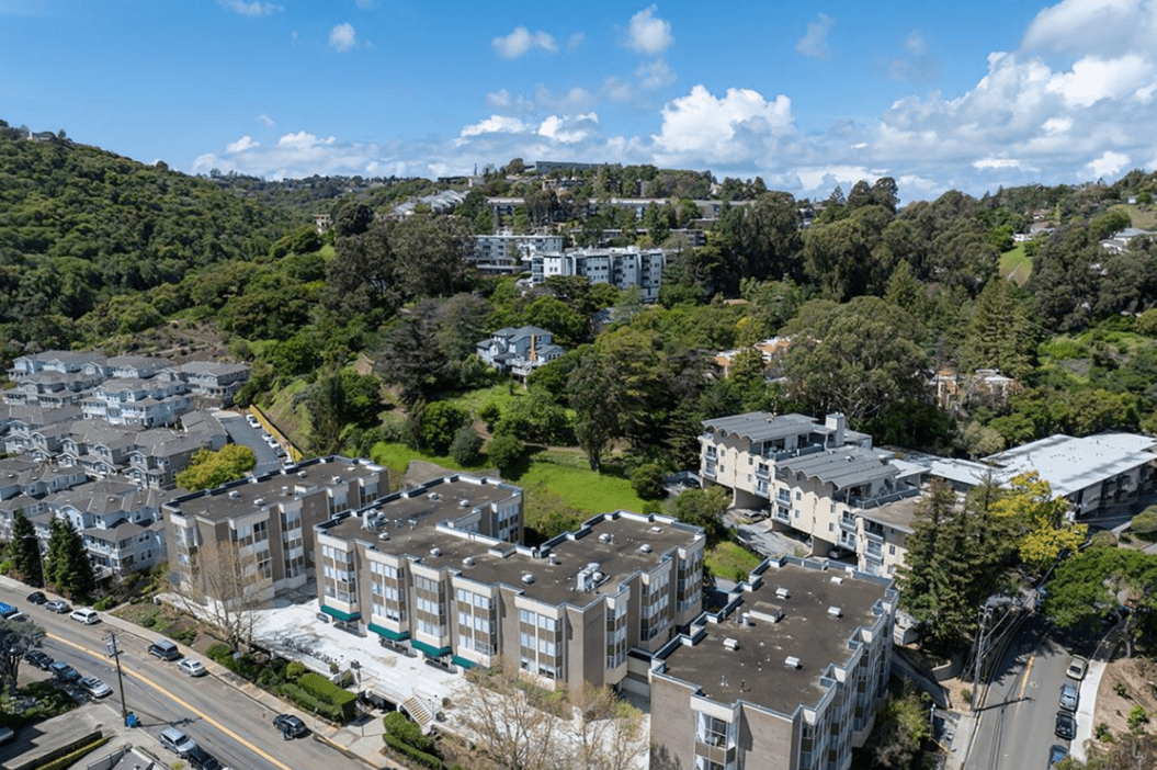 Bonnie Brae Terrace community photo 1