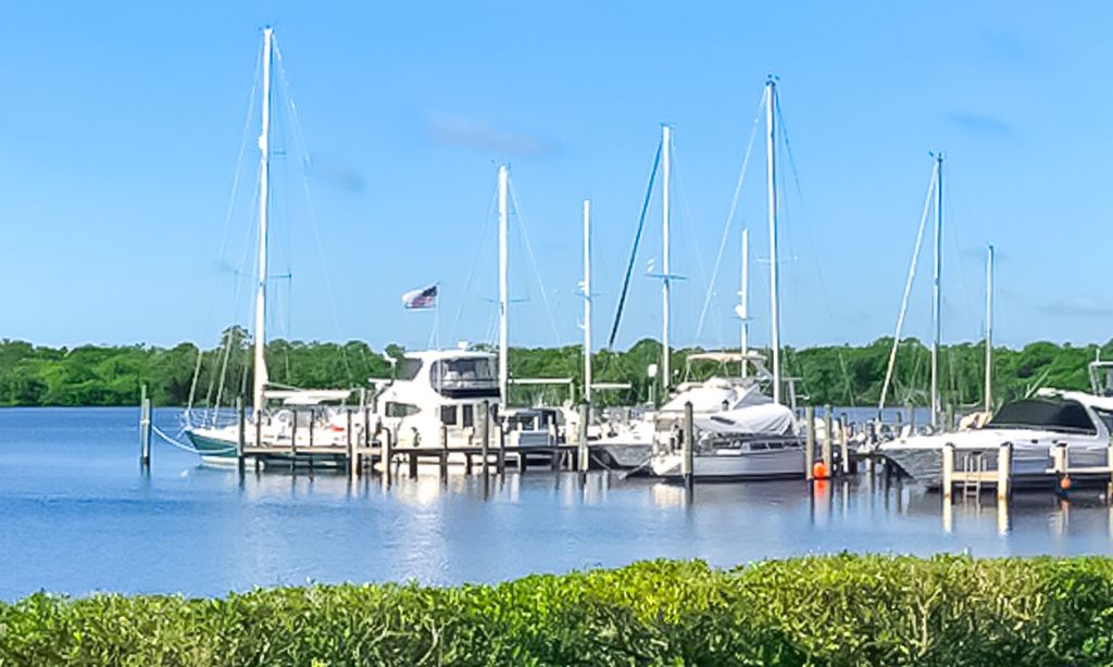 Tarpon Bay Yacht Club community photo 1