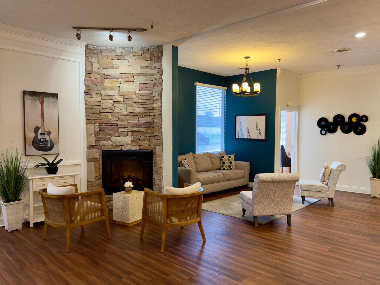 The Sapphire at Music City community photo 1