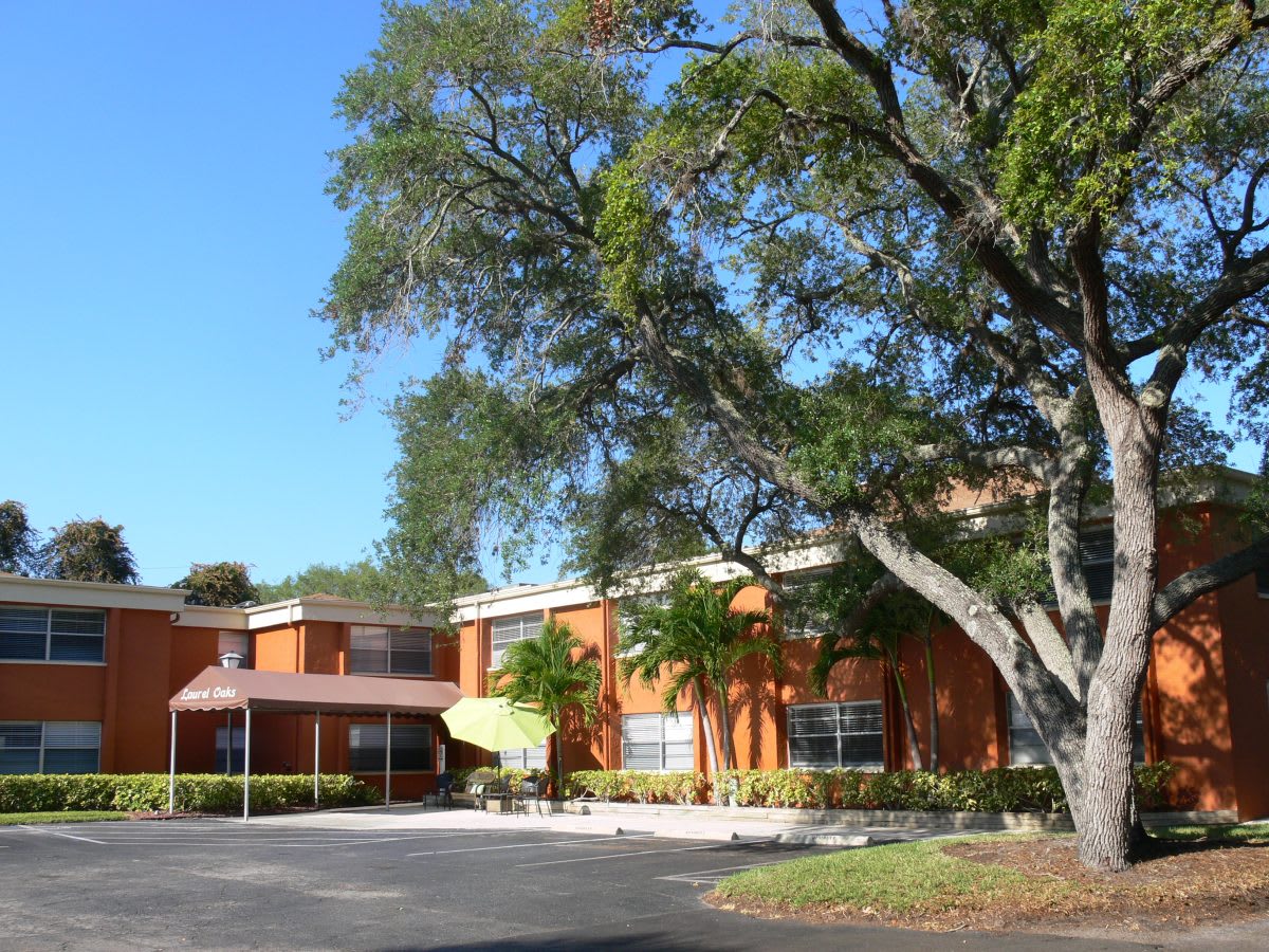 Oak Manor Senior Living Community community photo 1