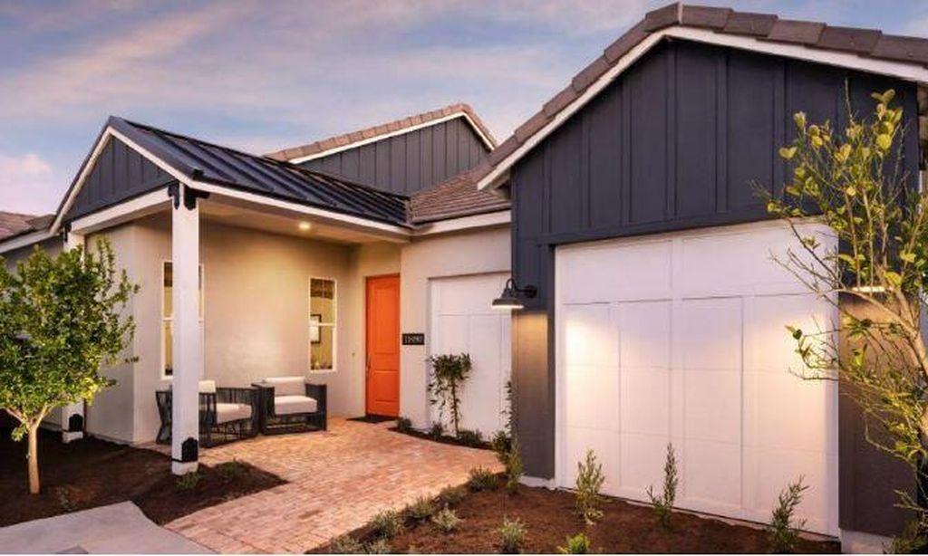 Sterling Grove community photo 1