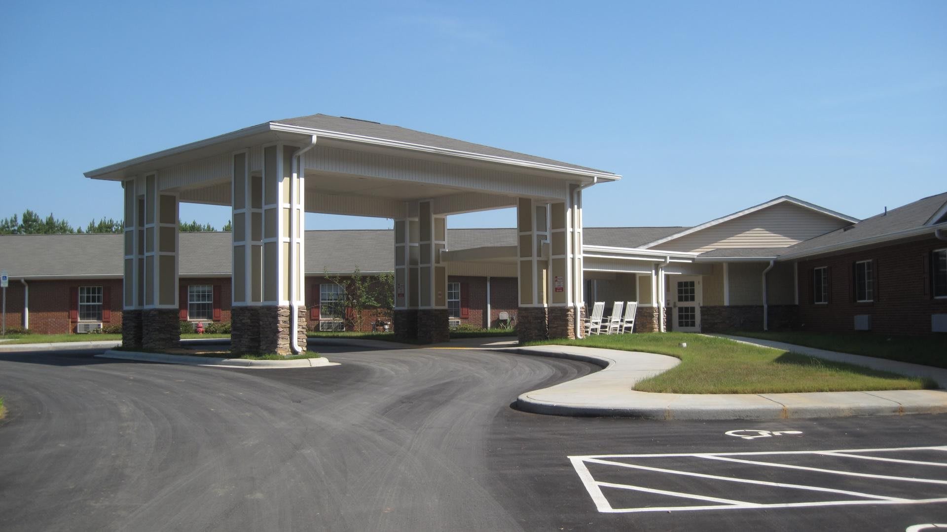 Woodhaven Court community photo 1