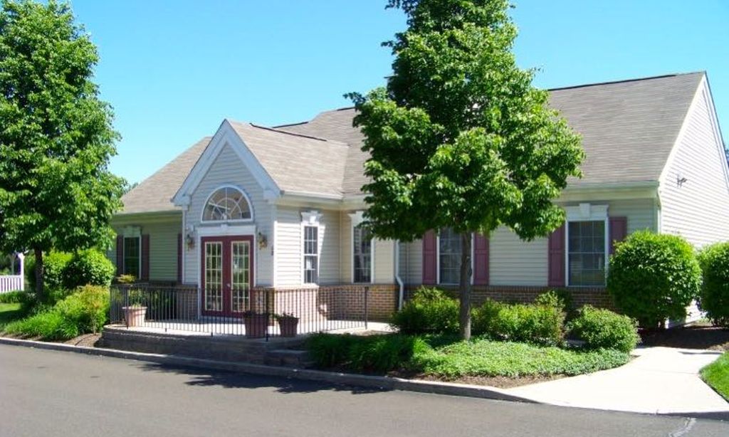 Avenrowe community photo 1