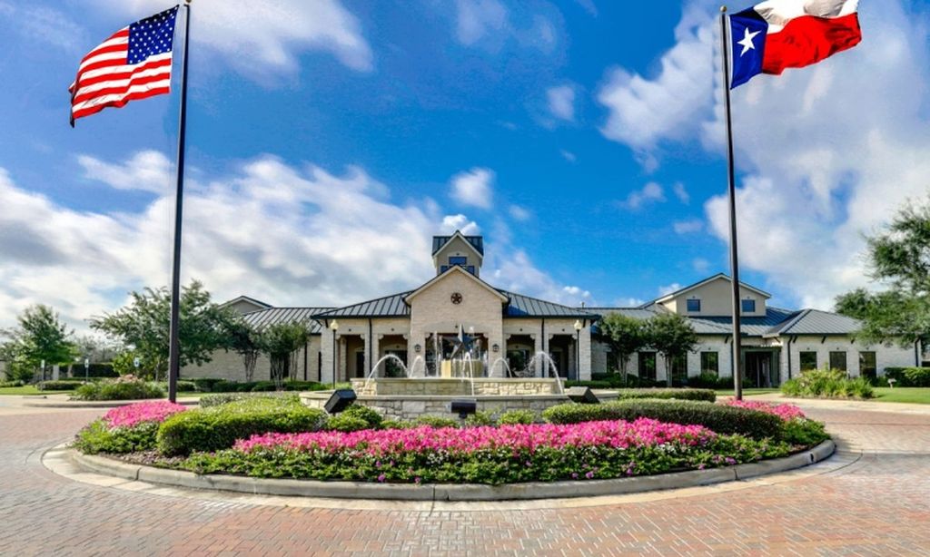 Heritage Grand at Cinco Ranch community photo 1