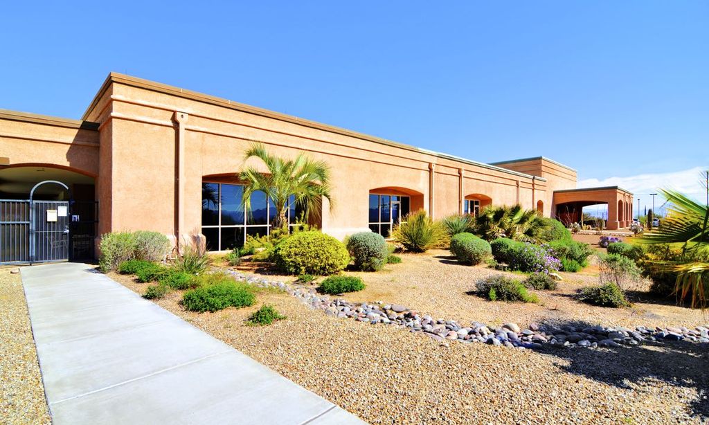 Las Campanas community photo 1