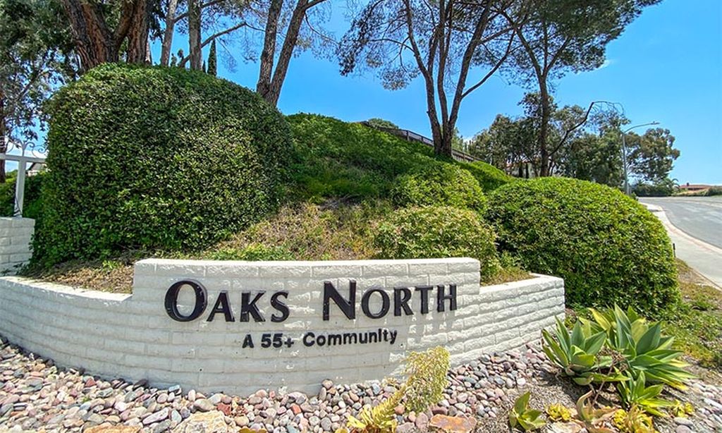 Oaks North community photo 1