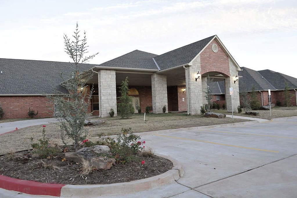 Tealridge Assisted Living and Memory Care community photo 1