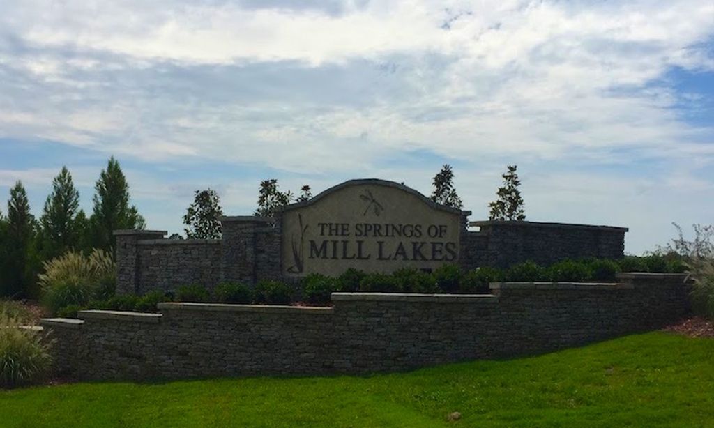 The Springs of Mill Lakes community photo 1