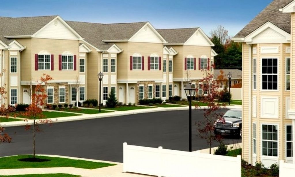 The Seasons at East Meadow community photo 1
