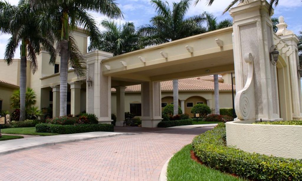 Valencia Palms community photo 1