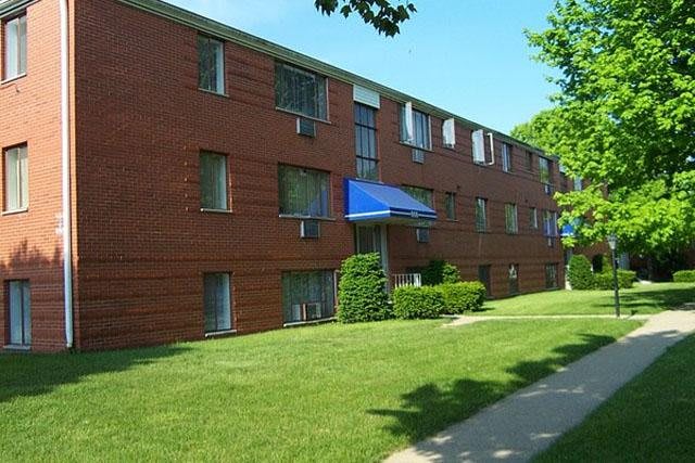 Plaza Garden Apartments community photo 1
