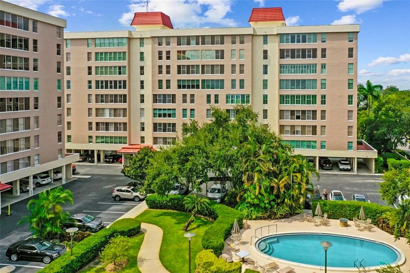 Howell Park Condominiums community photo 1