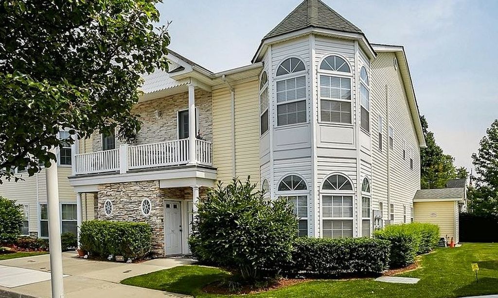 The Villas at Narragansett community photo 1