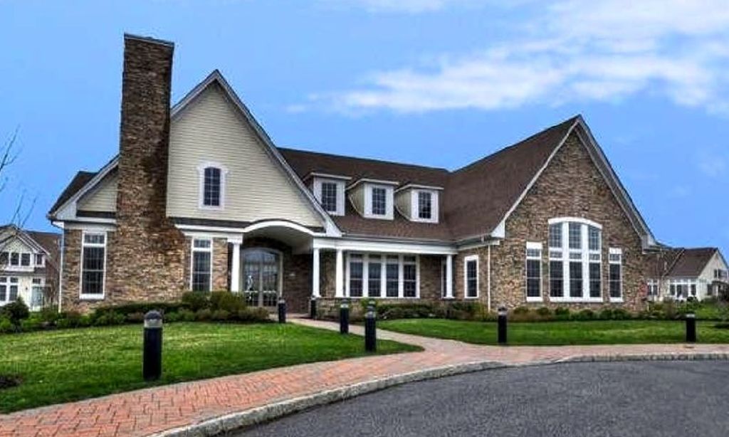 Greenbriar Falls community photo 1