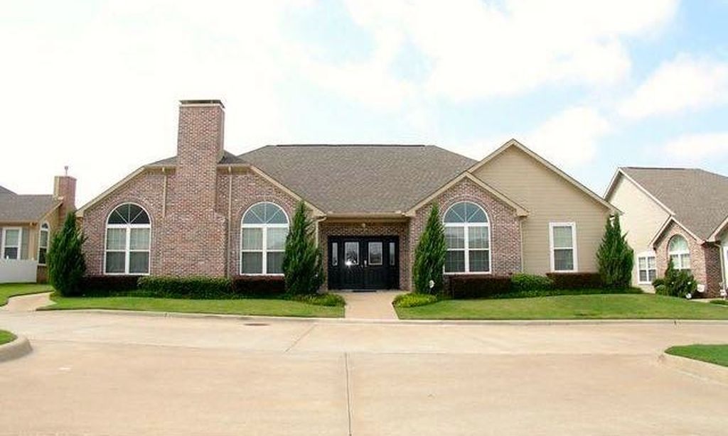 The Village at Prestonwood community photo 1