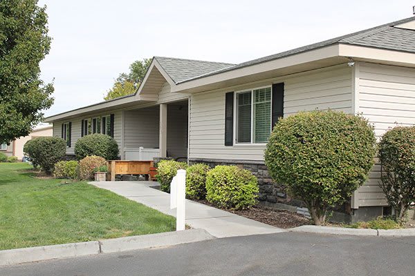 Ashley Manor Hermiston community photo 1