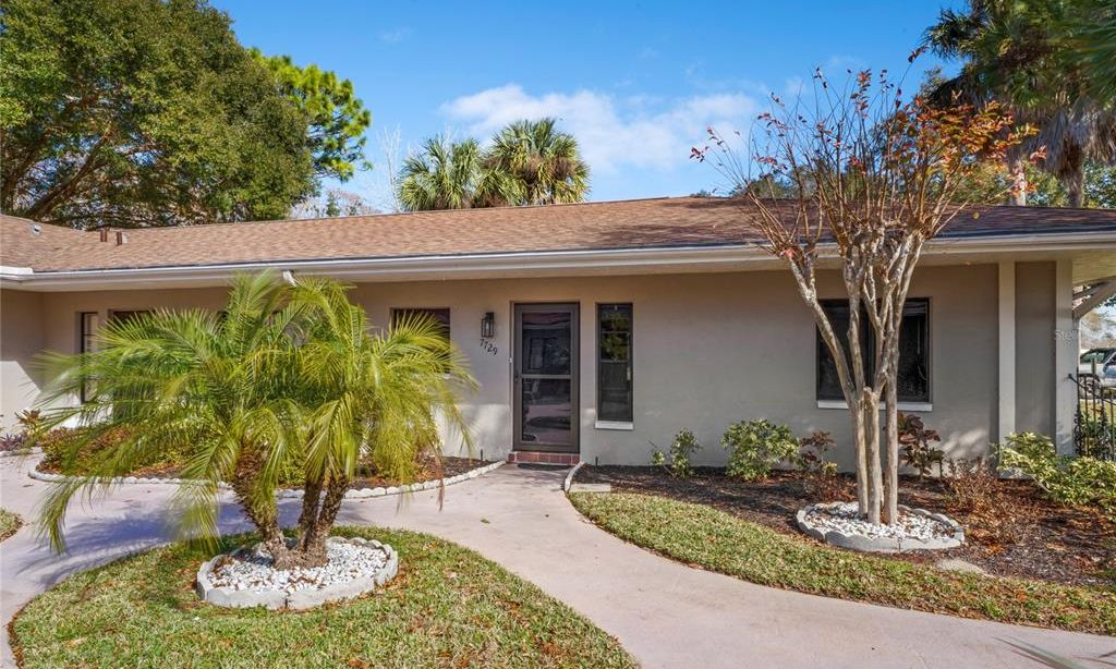 Country Oaks community photo 1