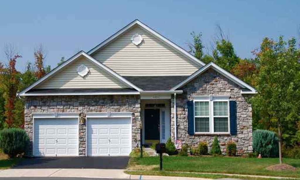 Four Seasons at Vint Hill community photo 1