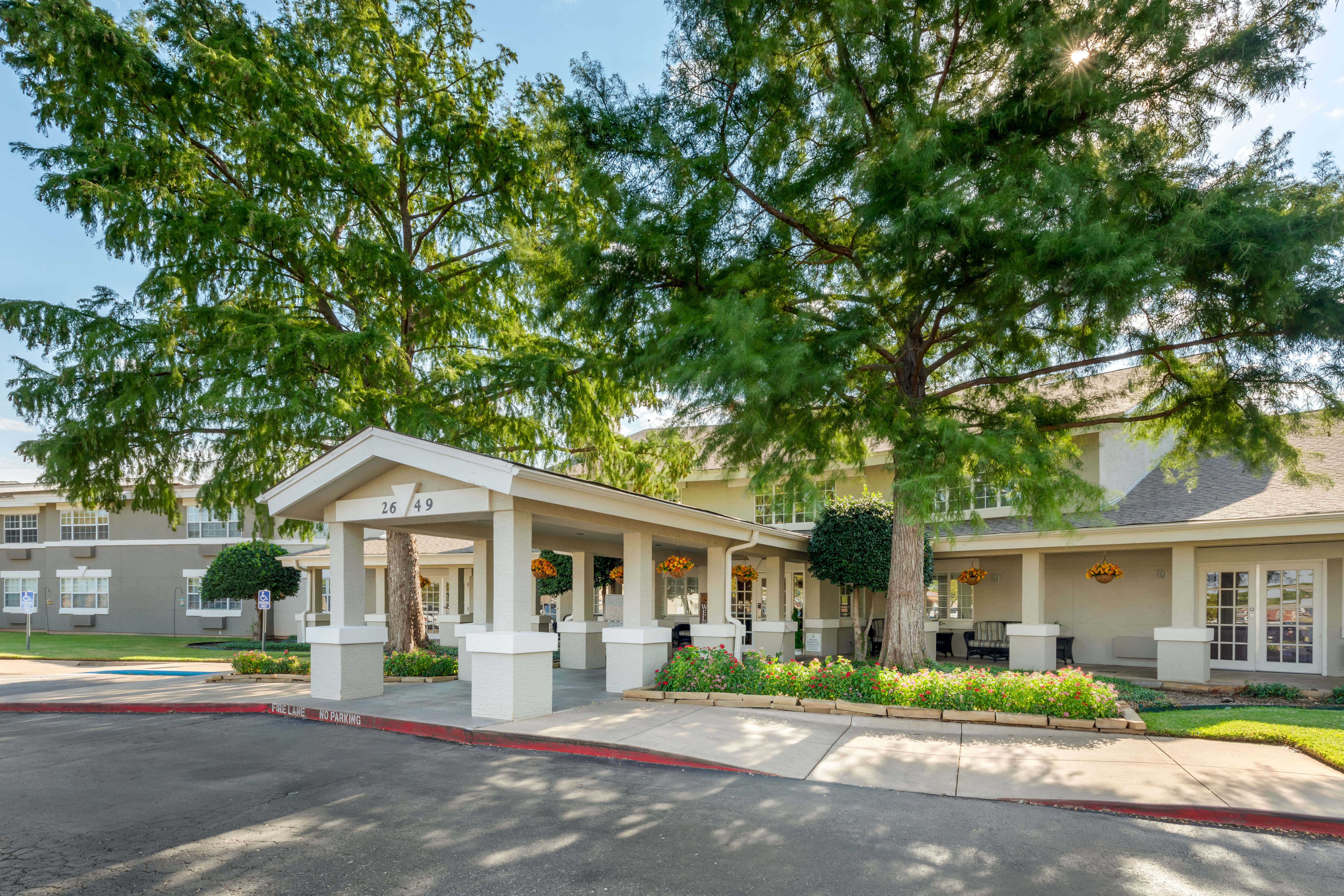 Brookdale Sikes Lake community photo 1