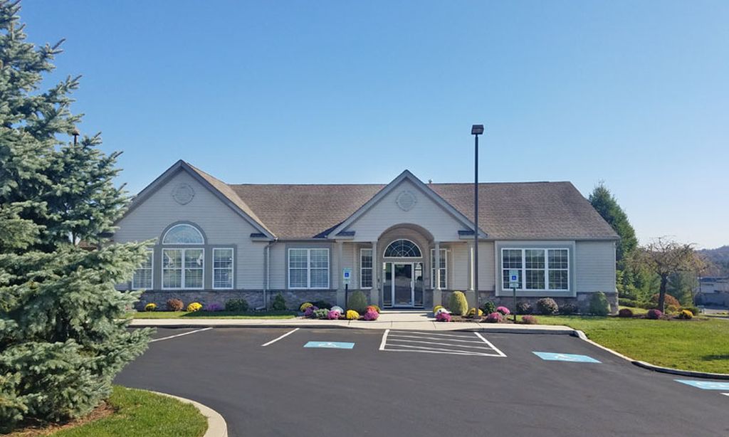 Legacy Oaks at Lehigh Valley community photo 1