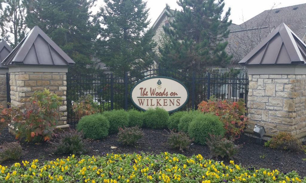 The Woods on Wilkens community photo 1