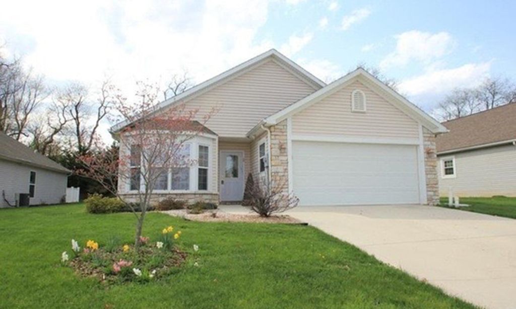 Country Manor community photo 1