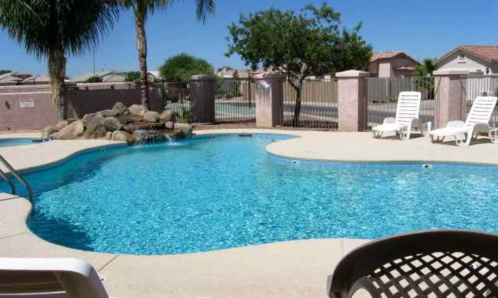 Villa de Jardines community photo 1